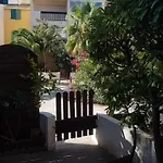 Appartement Climatisé Rez De Jardin 150m Boucanet *